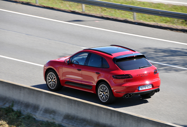 Porsche 95B Macan GTS