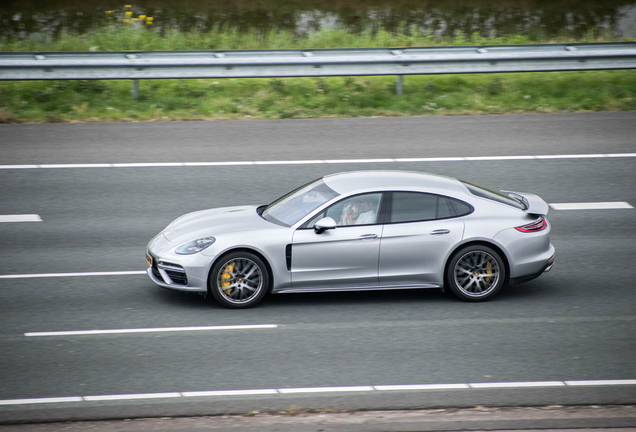 Porsche 971 Panamera Turbo