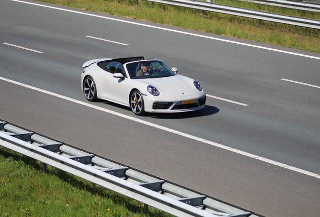 Porsche 992 Carrera 4S Cabriolet