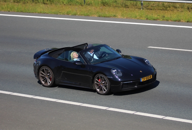 Porsche 992 Carrera 4S Cabriolet