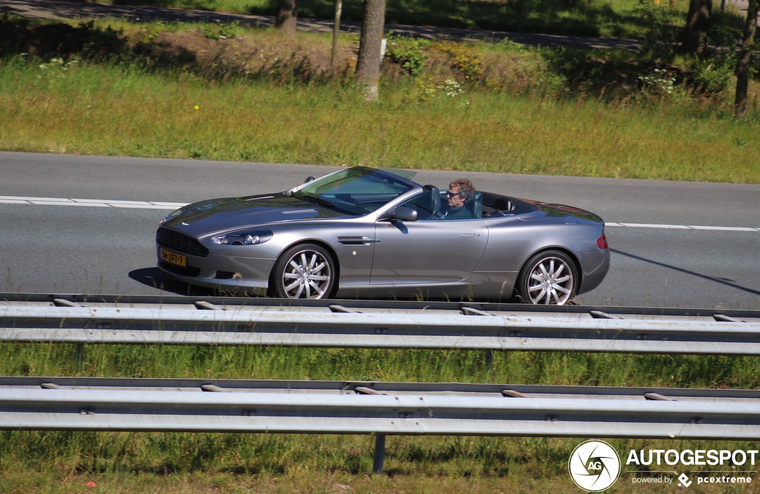 Aston Martin DB9 Volante