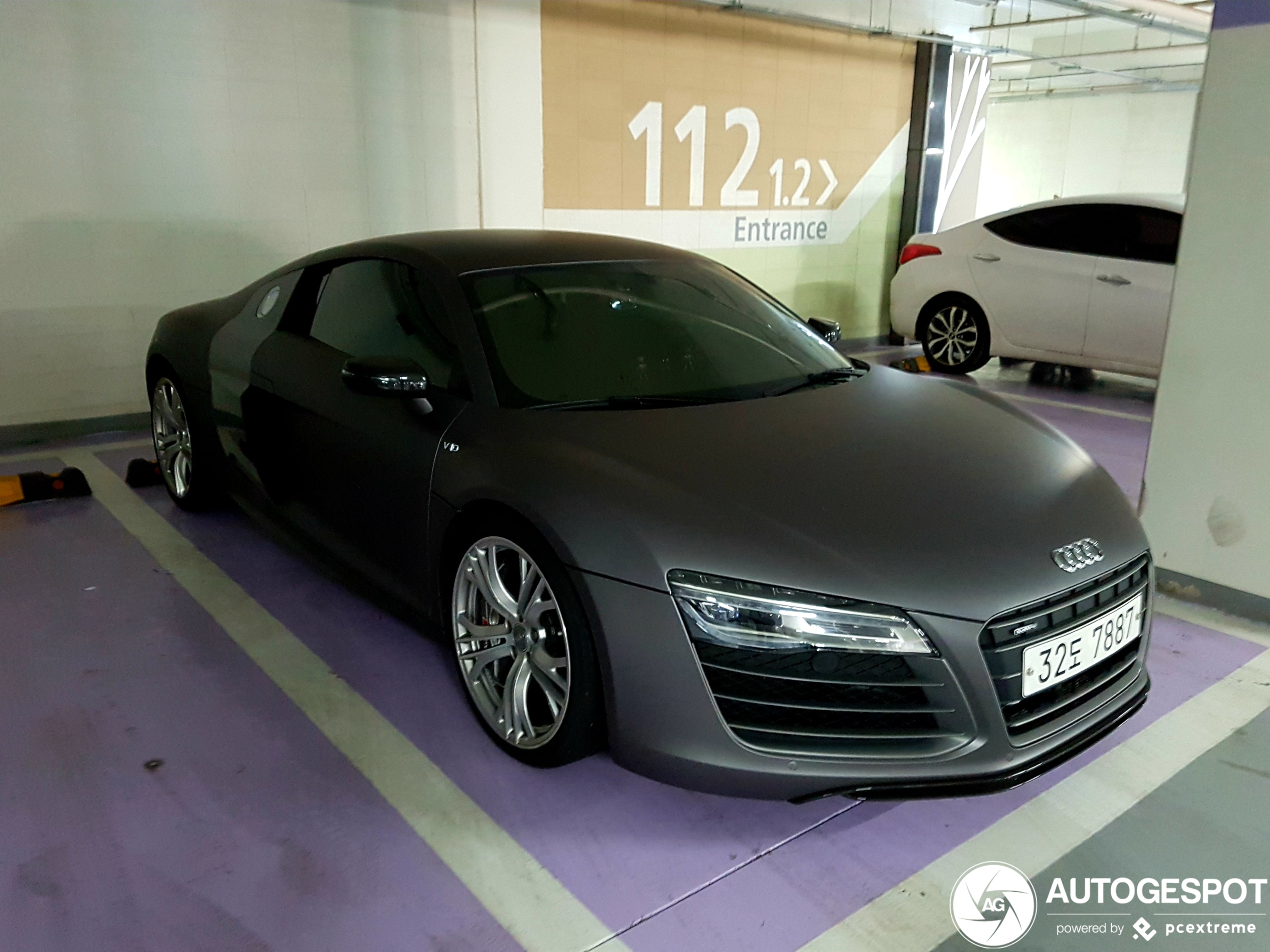 Audi R8 V10 Plus 2013