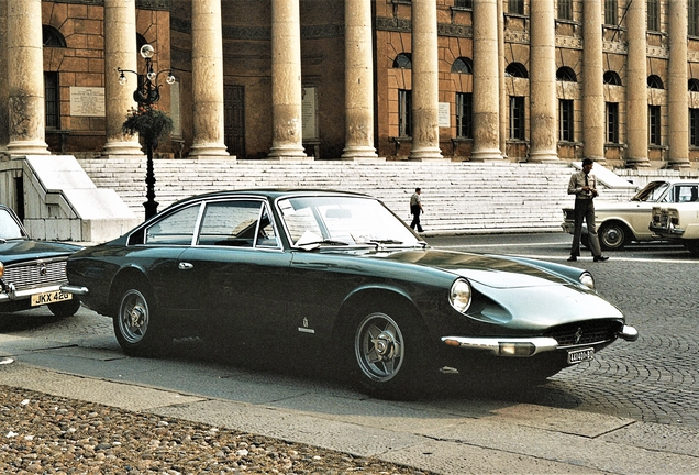 Ferrari 365 GT 2+2