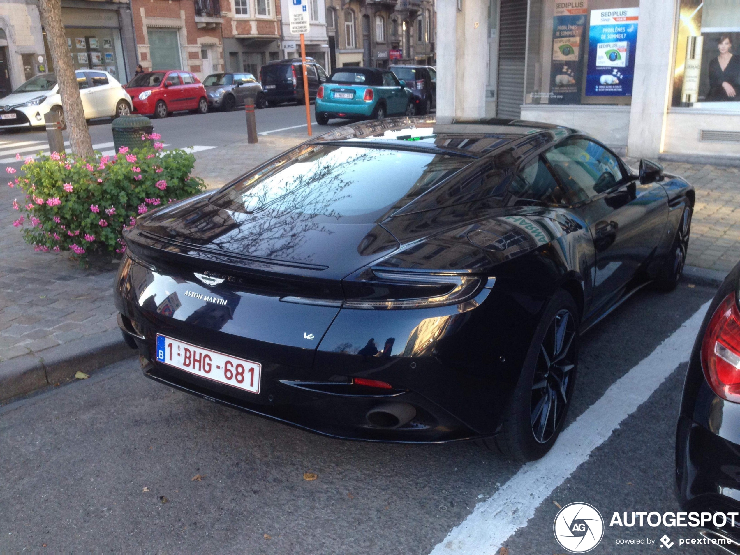 Aston Martin DB11