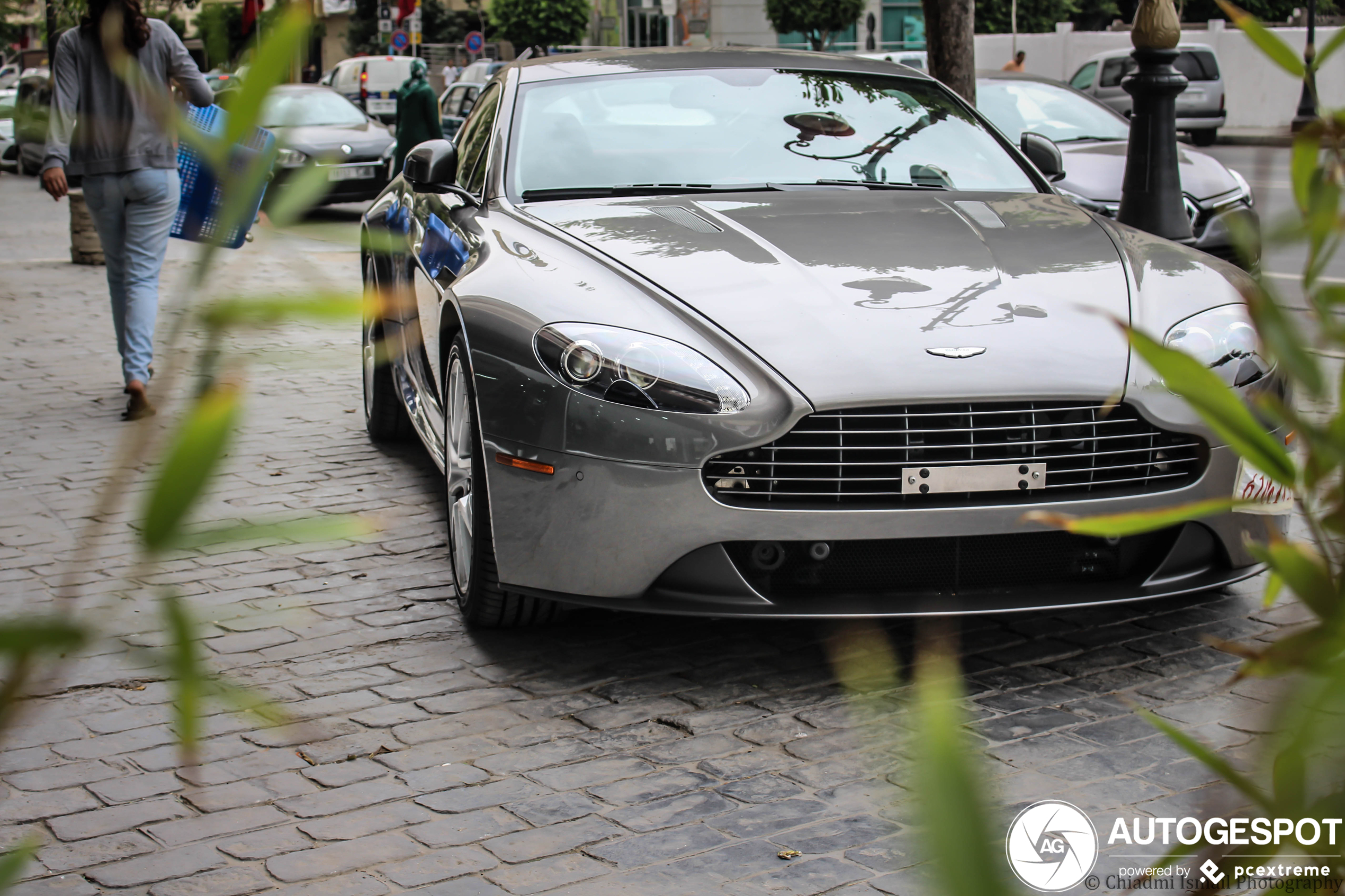 Aston Martin V8 Vantage 2012