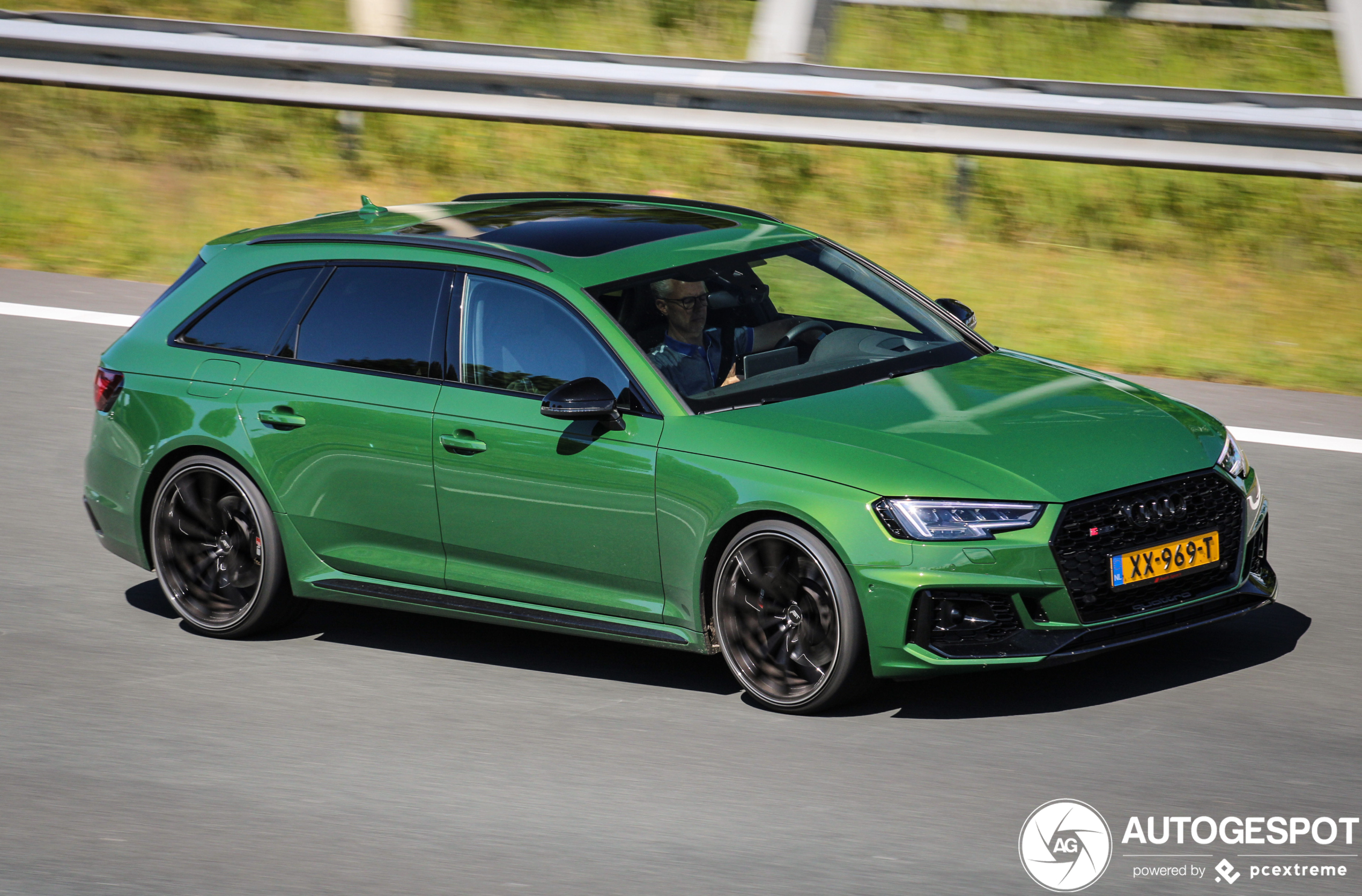 Audi RS4 Avant B9