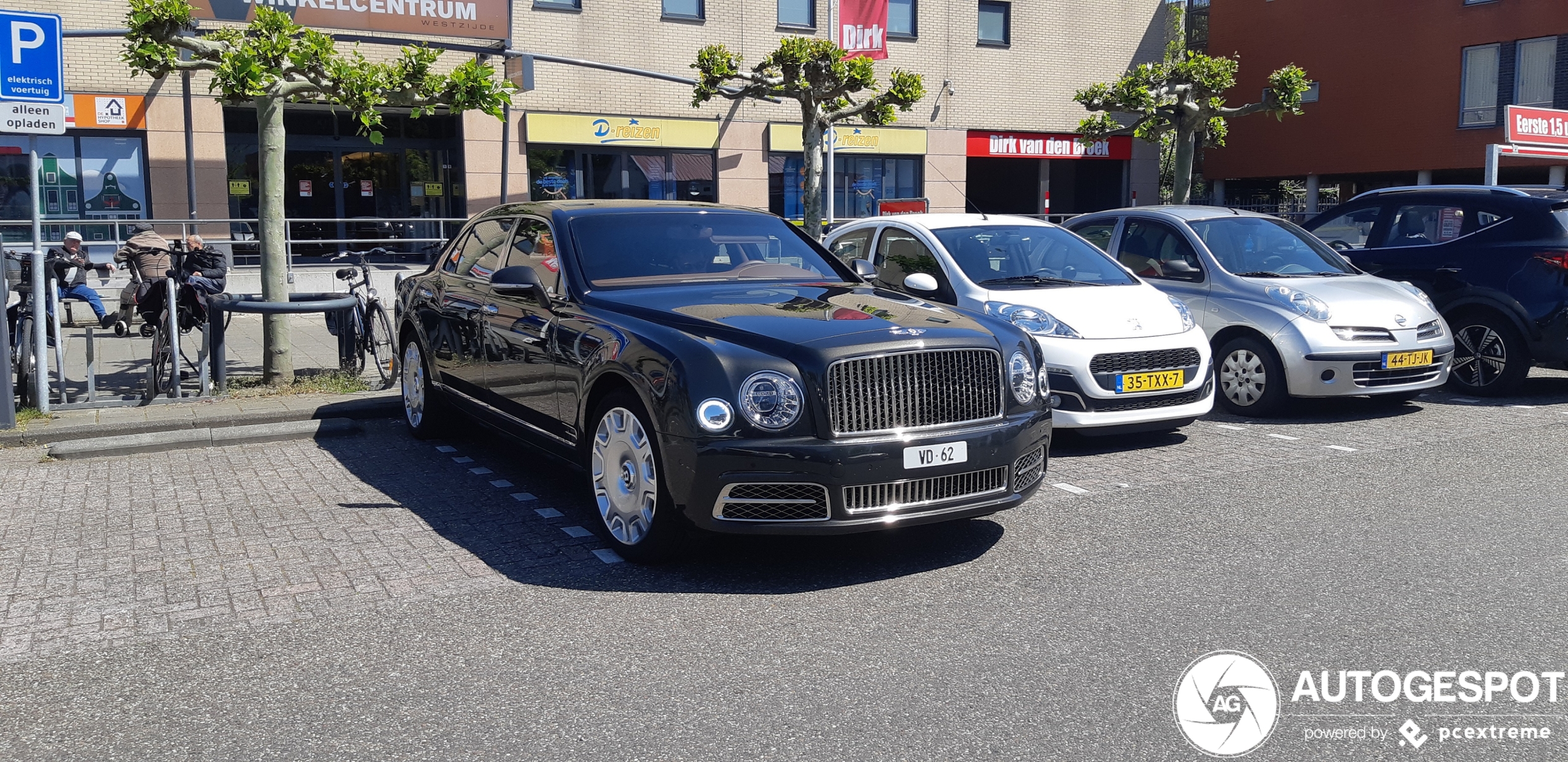 Ongeschikt voor de gewone parkeerplaats: Bentley Mulsanne EWB