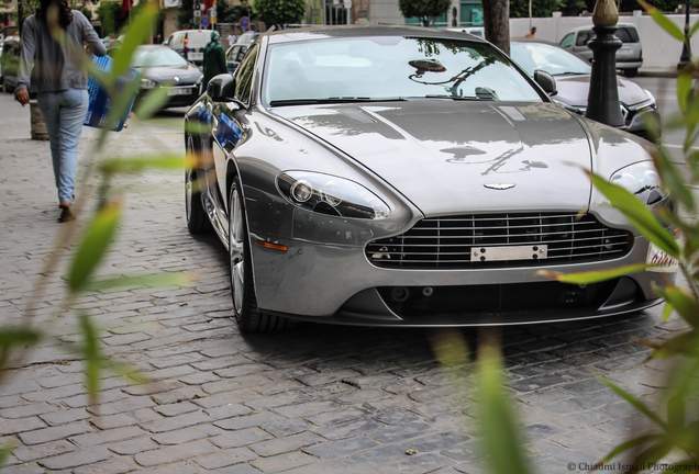 Aston Martin V8 Vantage 2012