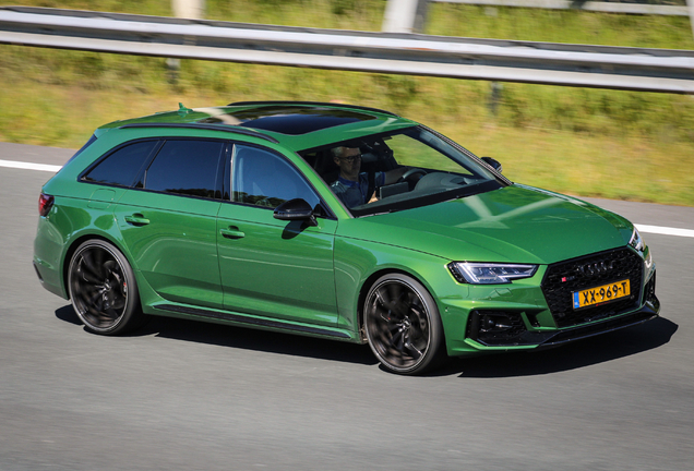 Audi RS4 Avant B9