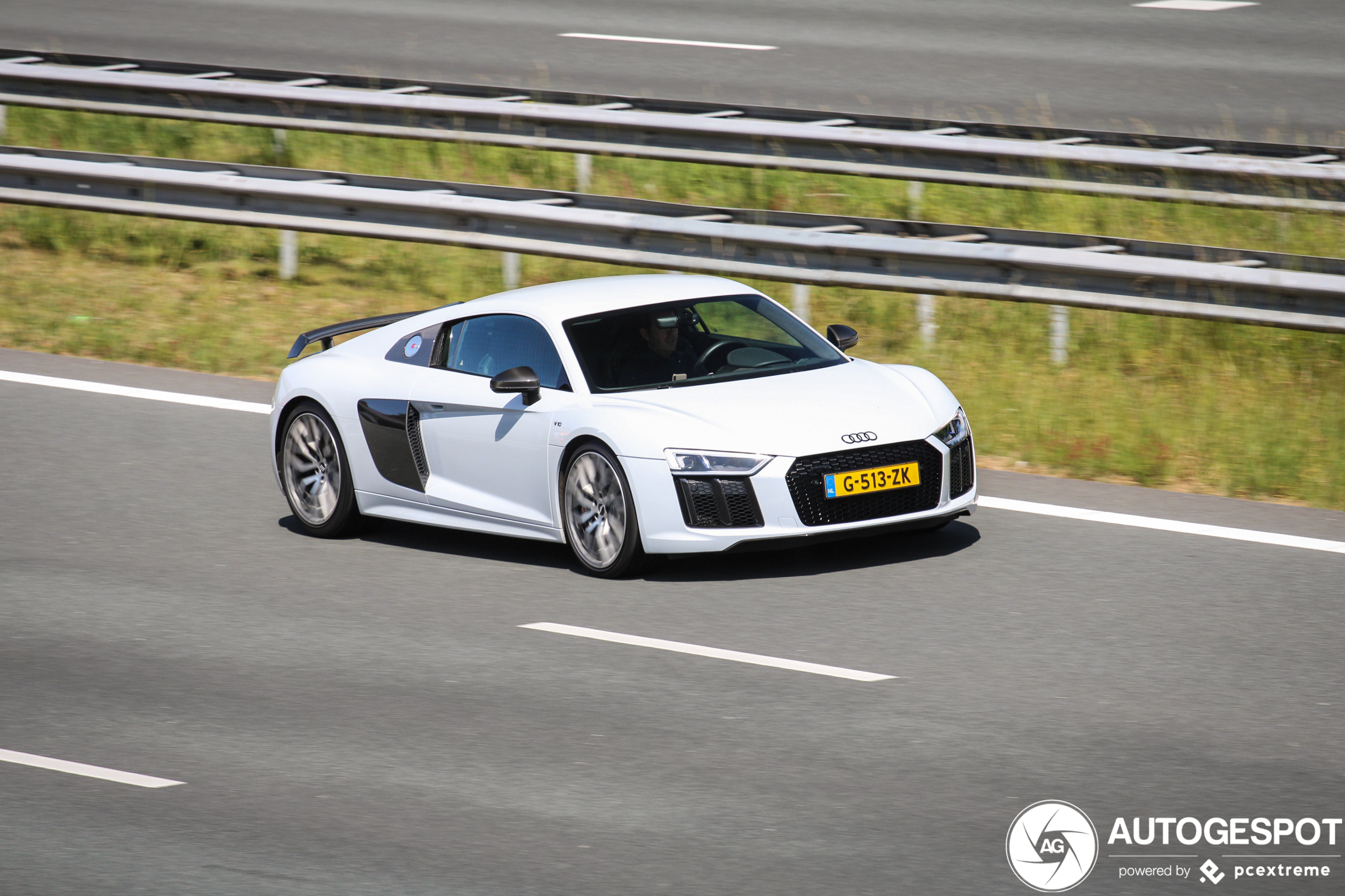 Audi R8 V10 Plus 2015