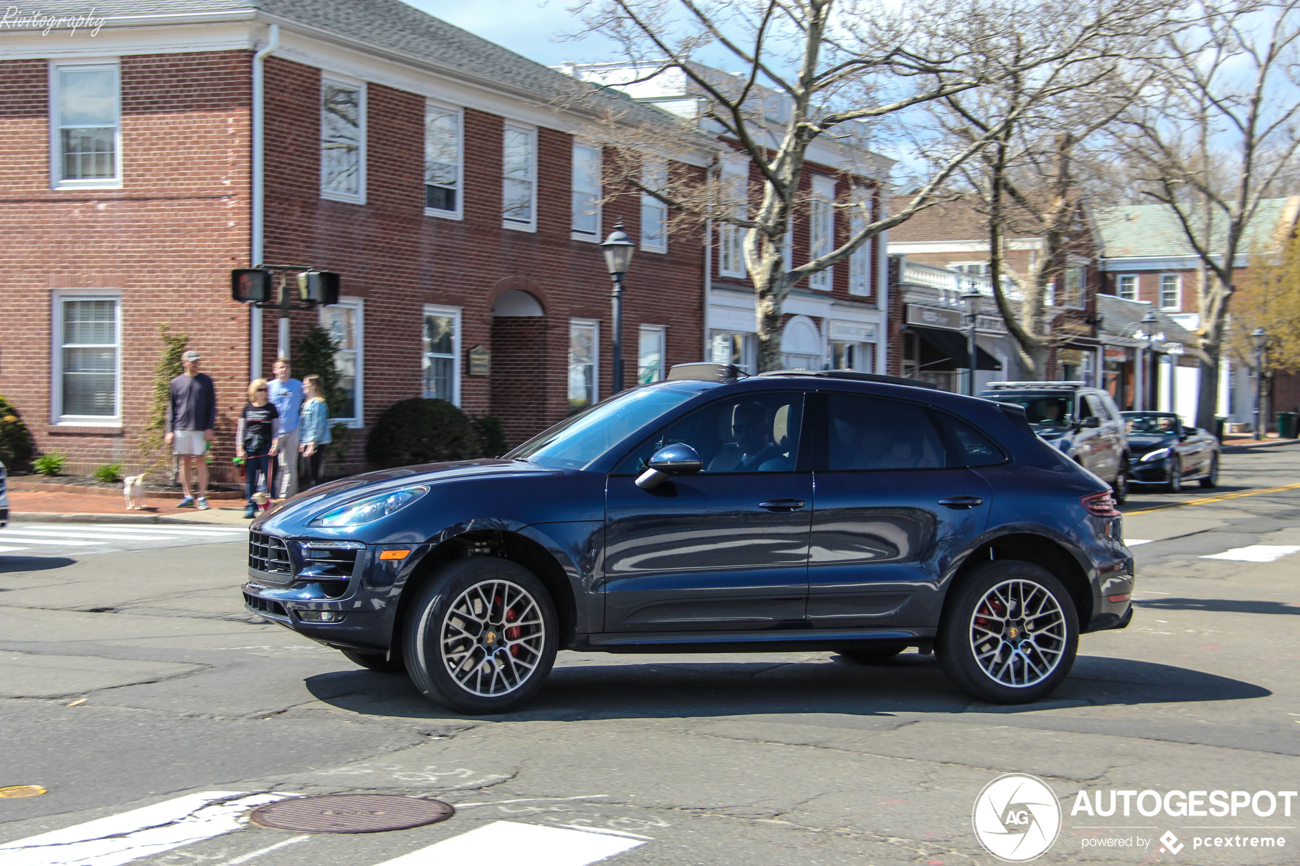 Porsche 95B Macan Turbo