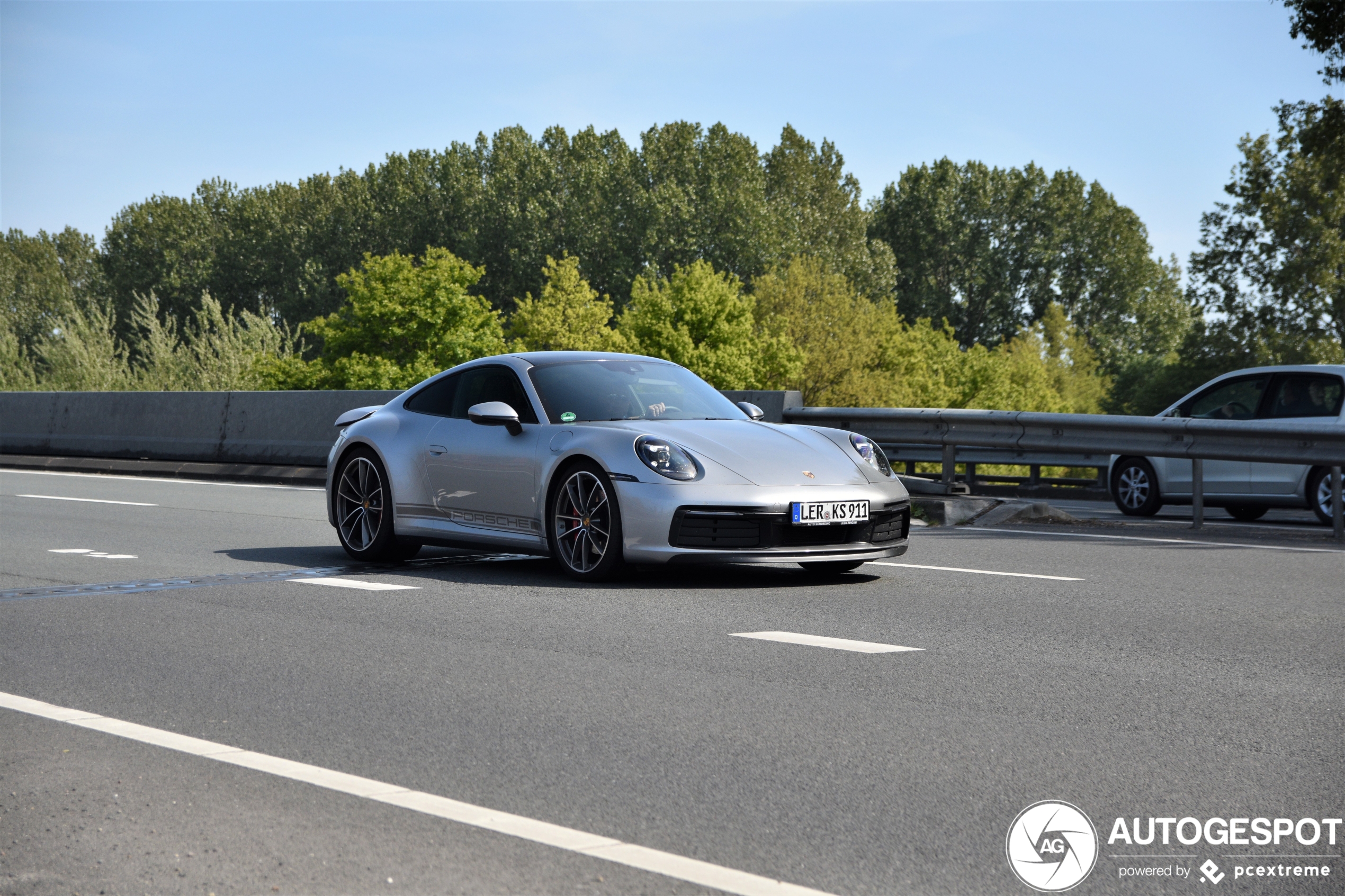 Porsche 992 Carrera 4S