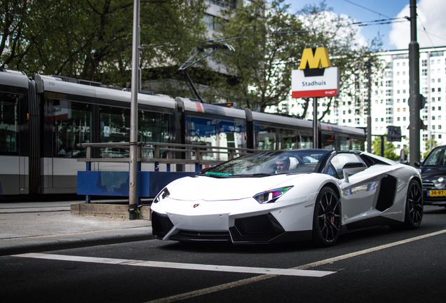 Lamborghini Aventador LP700-4 Roadster