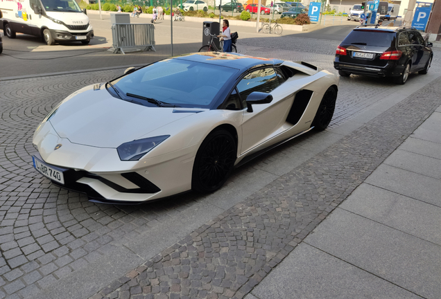 Lamborghini Aventador S LP740-4 Roadster