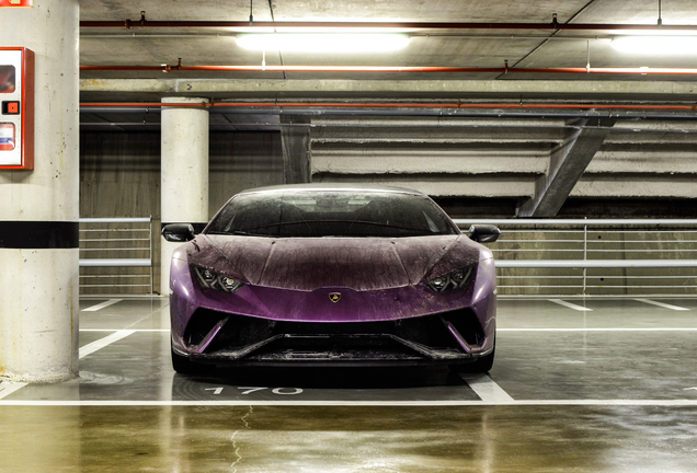 Lamborghini Huracán LP640-4 Performante Spyder