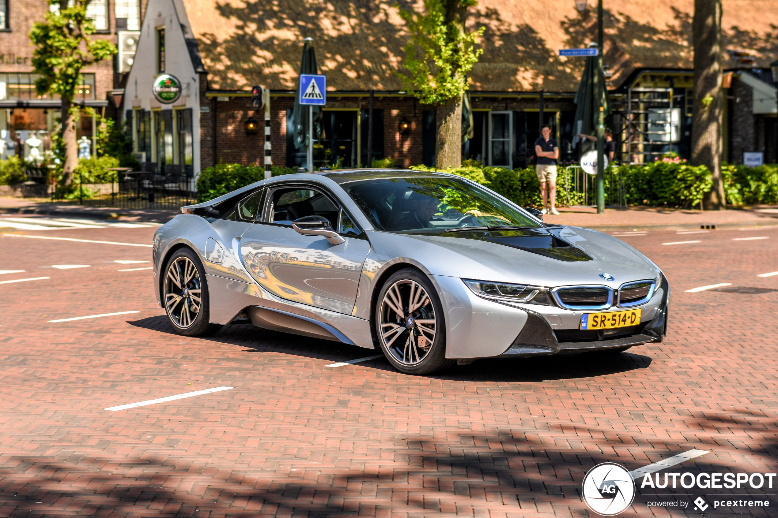 BMW i8