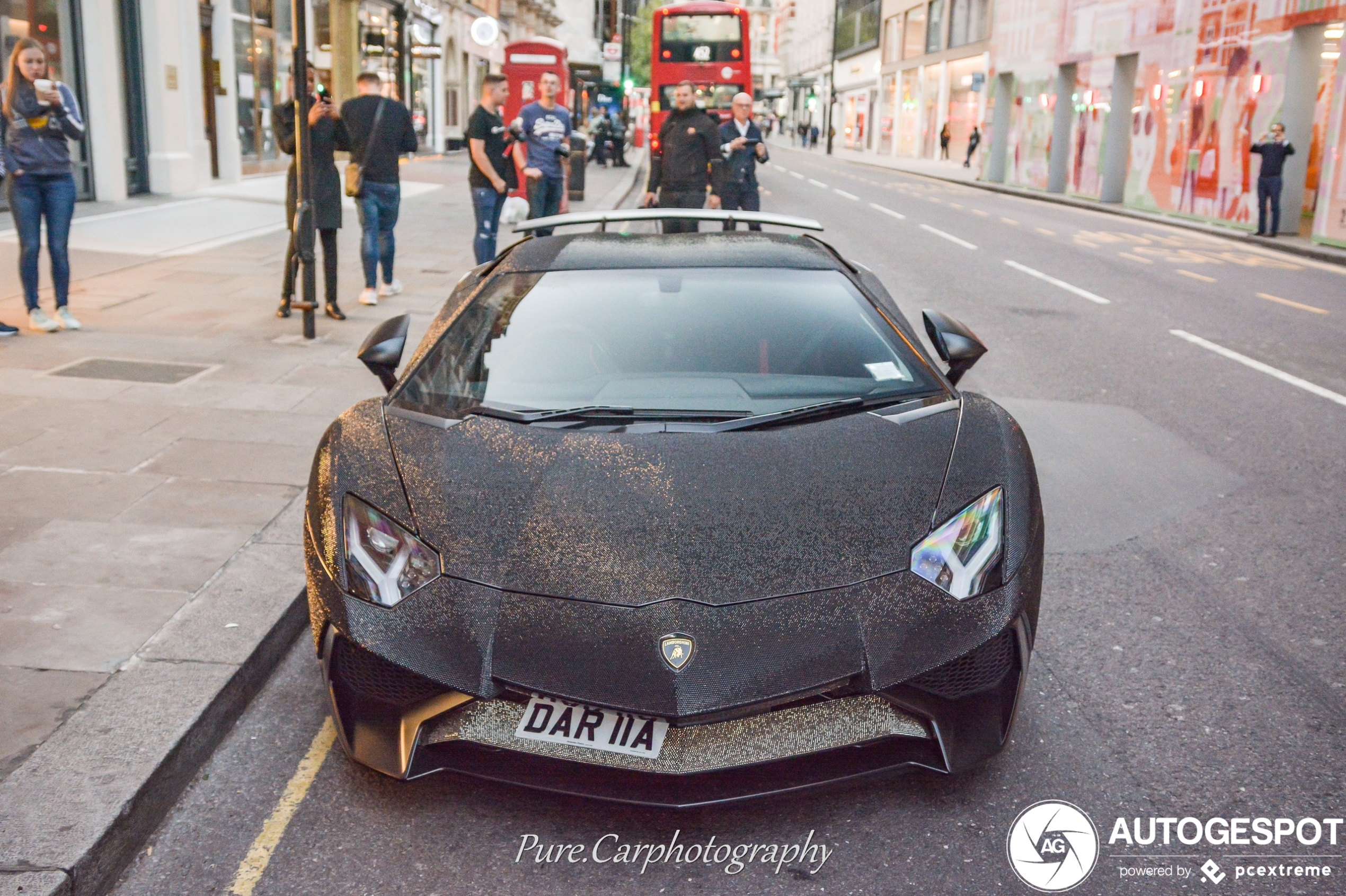 BLING! Lamborghini Aventador LP750-4 SuperVeloce vol kristallen