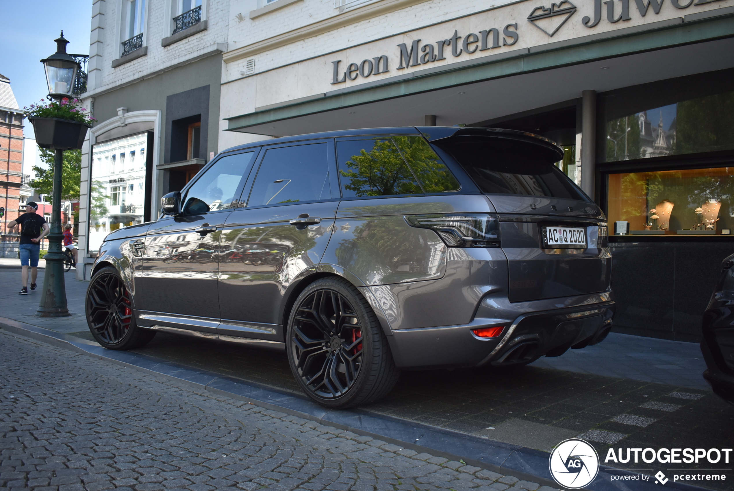 Land Rover Urban Range Rover Sport SVR 2018