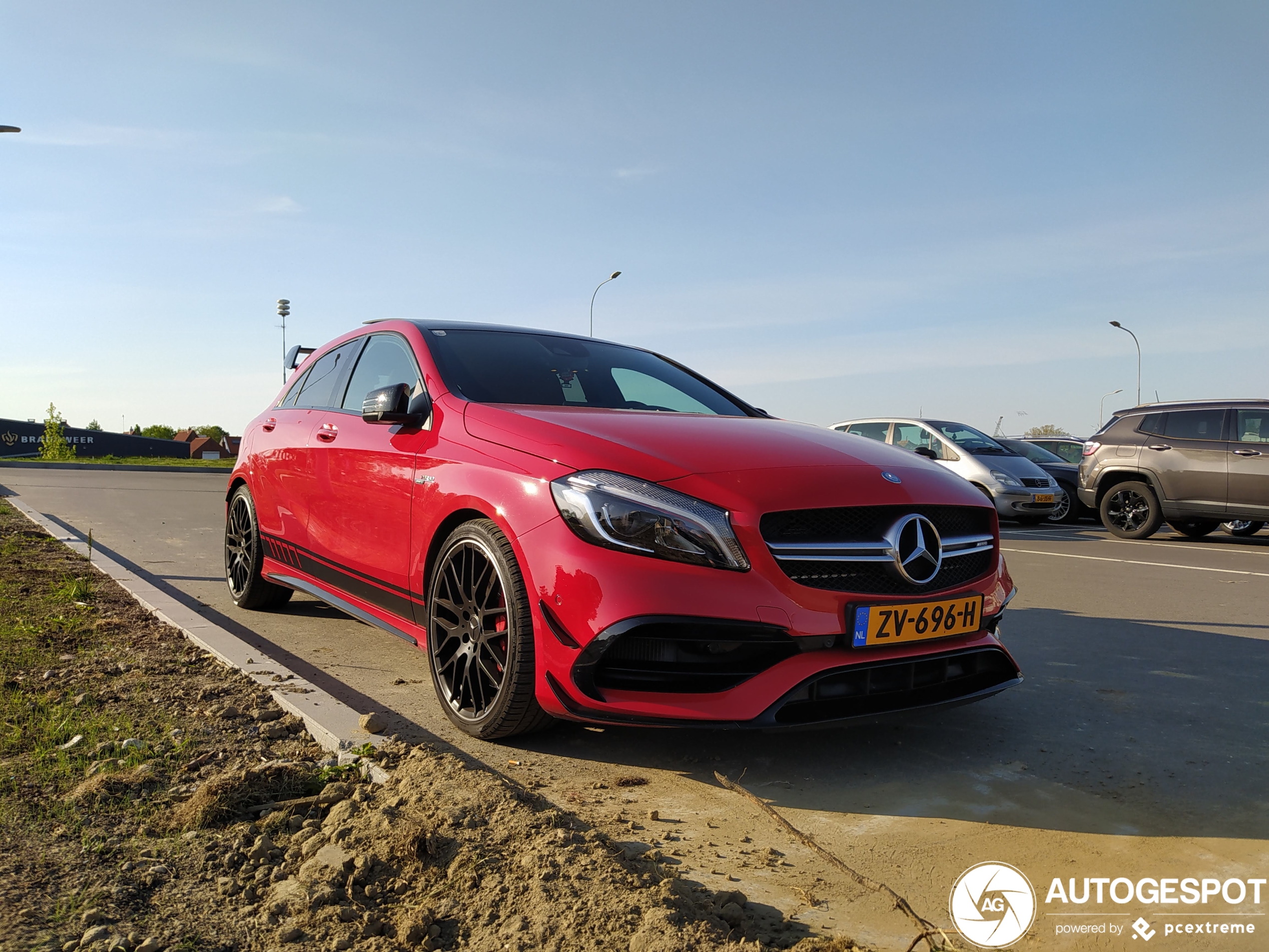 Mercedes-AMG A 45 W176 2015