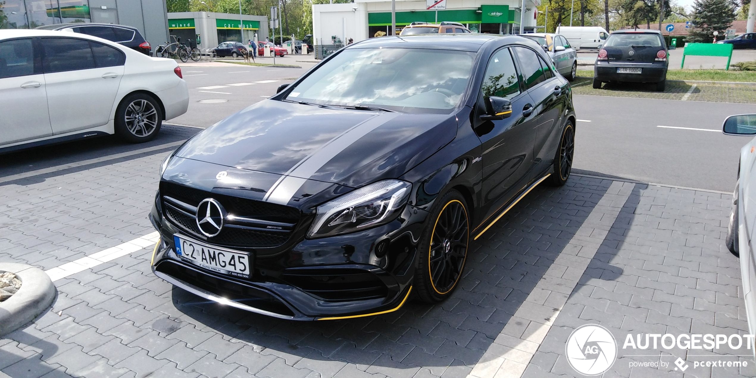 Mercedes-AMG A 45 W176 Yellow Night Edition