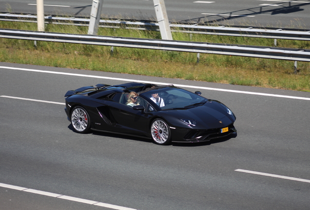 Lamborghini Aventador S LP740-4 Roadster