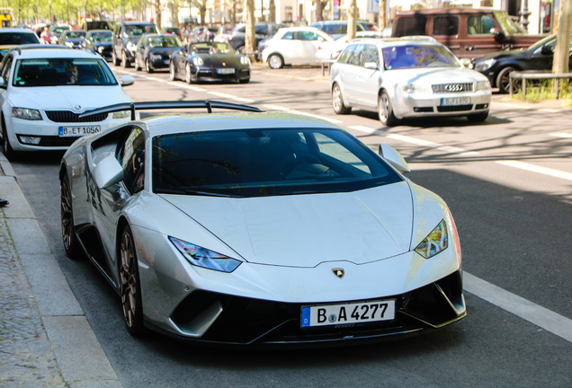 Lamborghini Huracán LP640-4 Performante