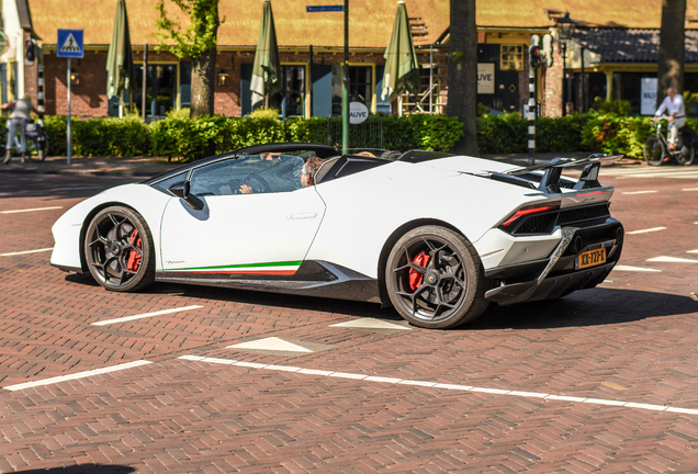 Lamborghini Huracán LP640-4 Performante Spyder