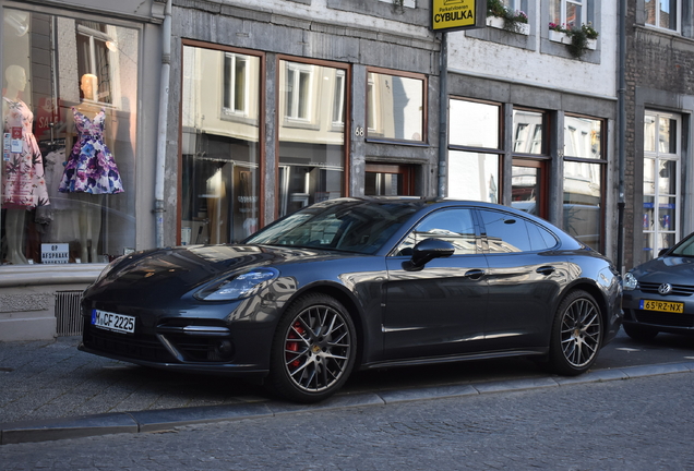 Porsche 971 Panamera Turbo