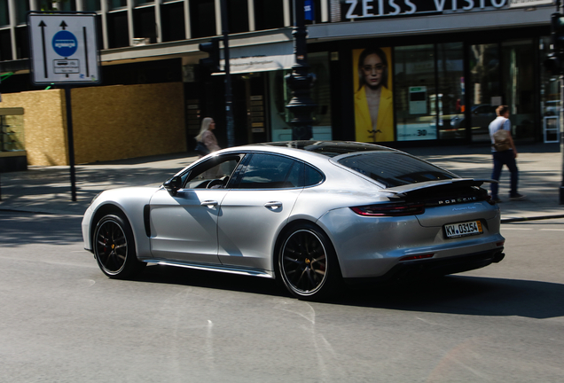 Porsche 971 Panamera Turbo