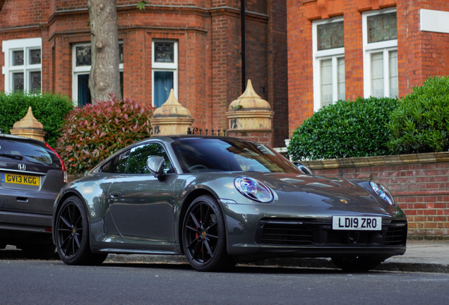 Porsche 992 Carrera 4S