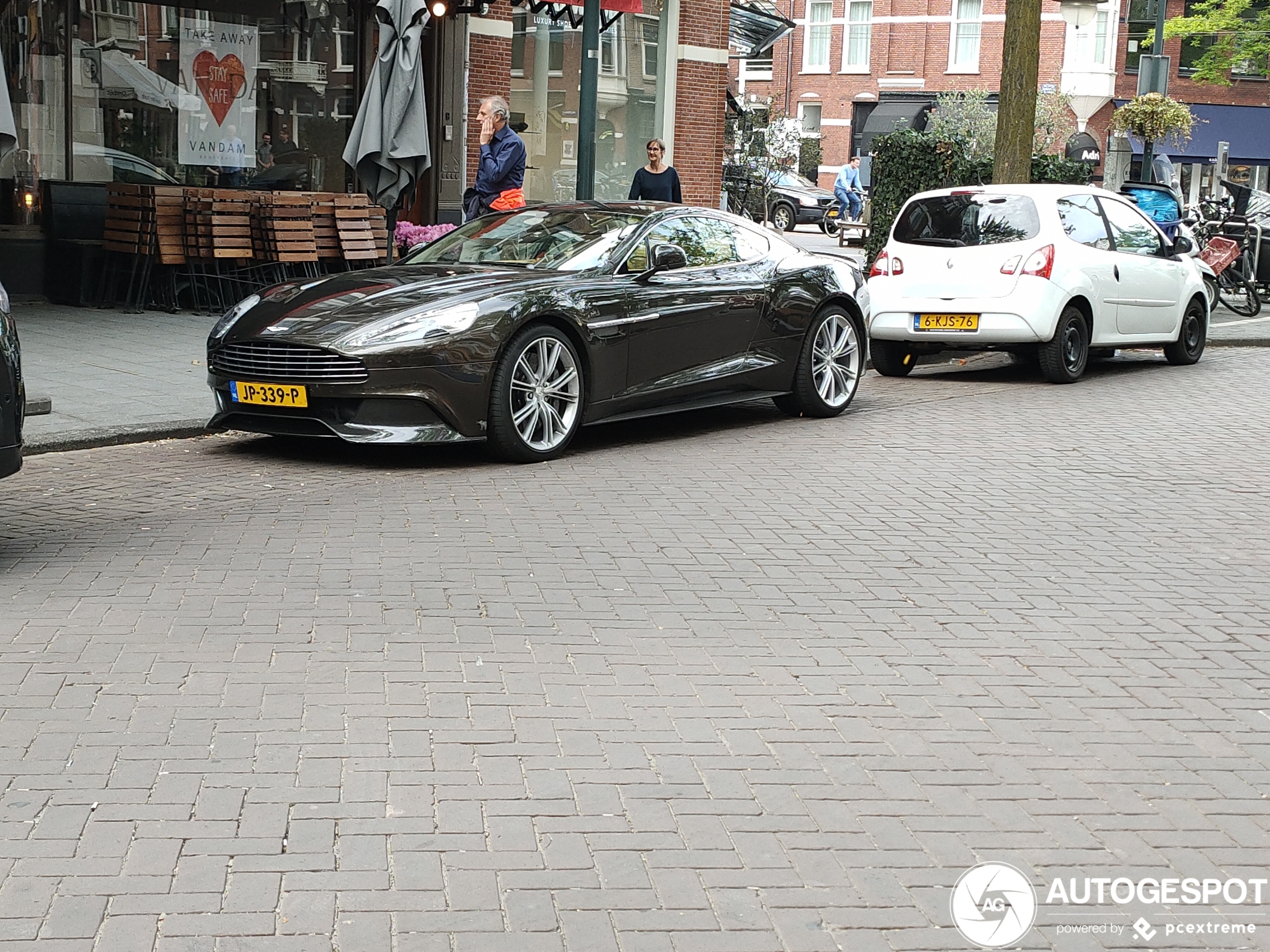 Aston Martin Vanquish 2013