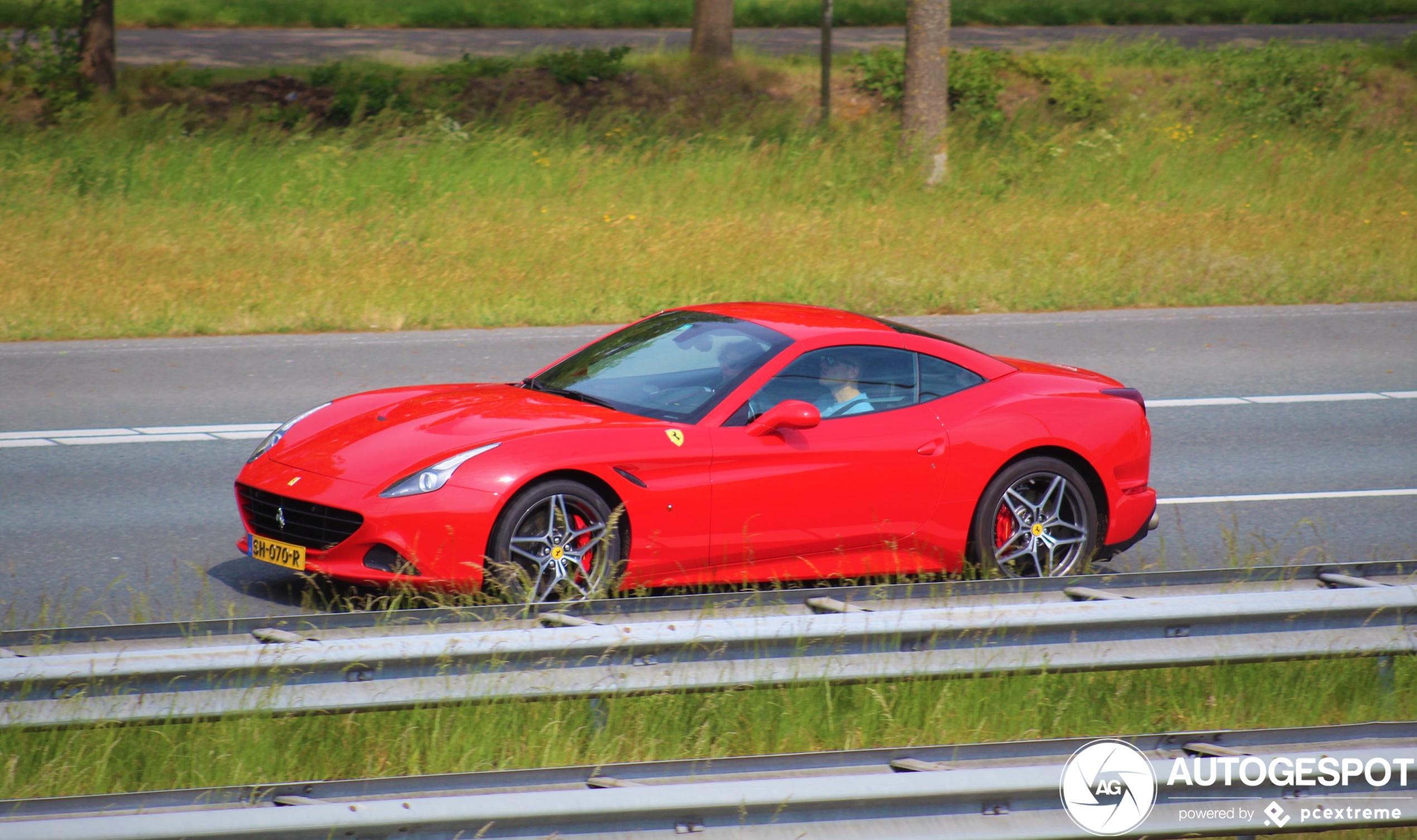 Ferrari California T