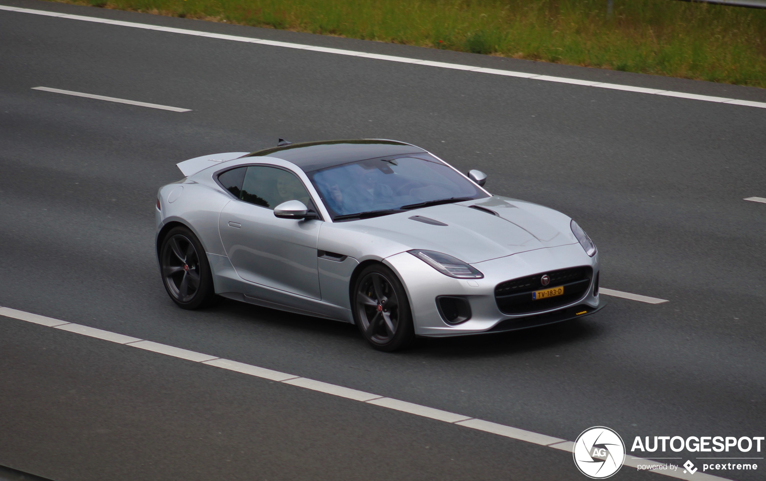 Jaguar F-TYPE 400 Sport Coupé