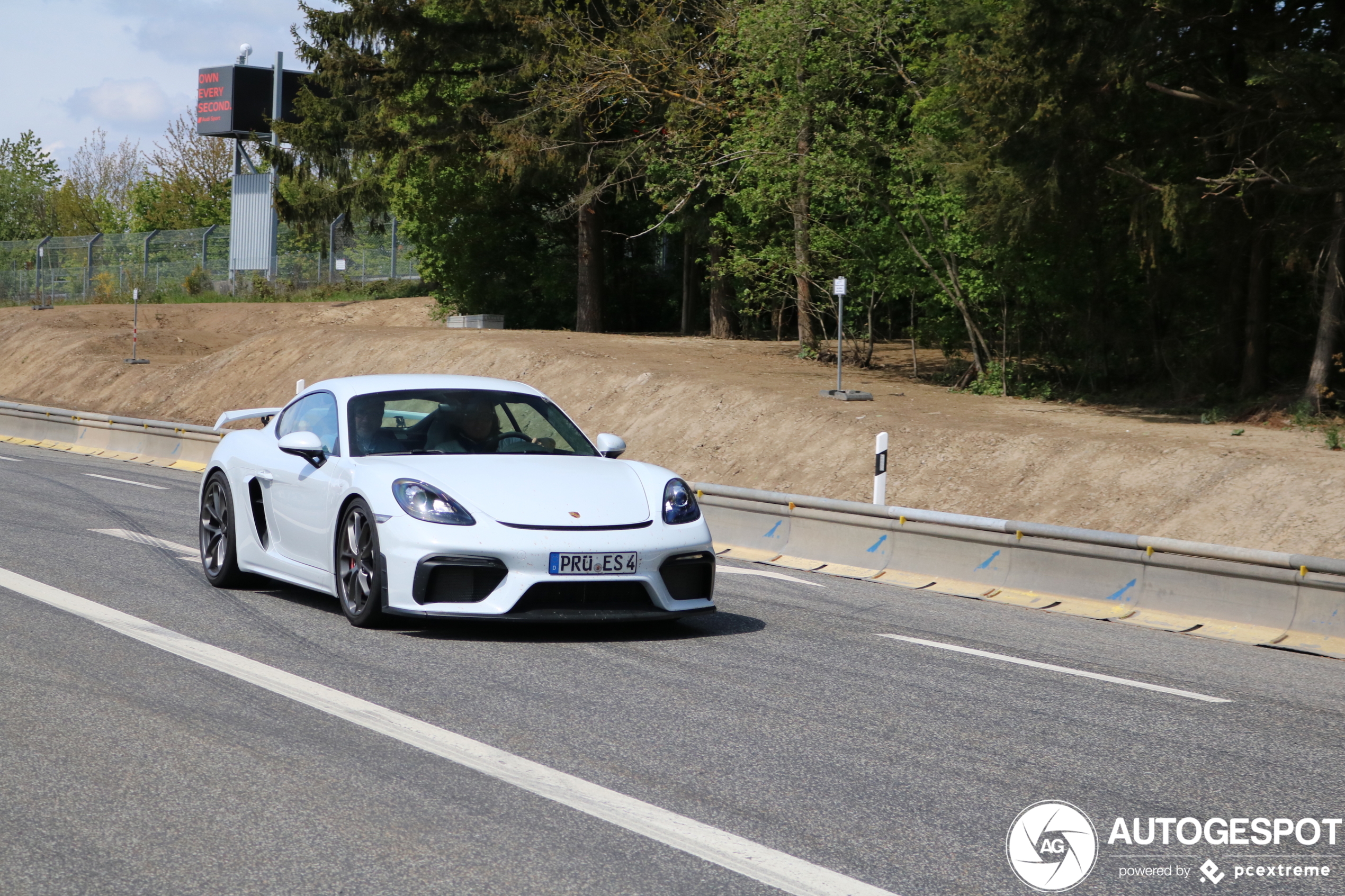 Porsche 718 Cayman GT4