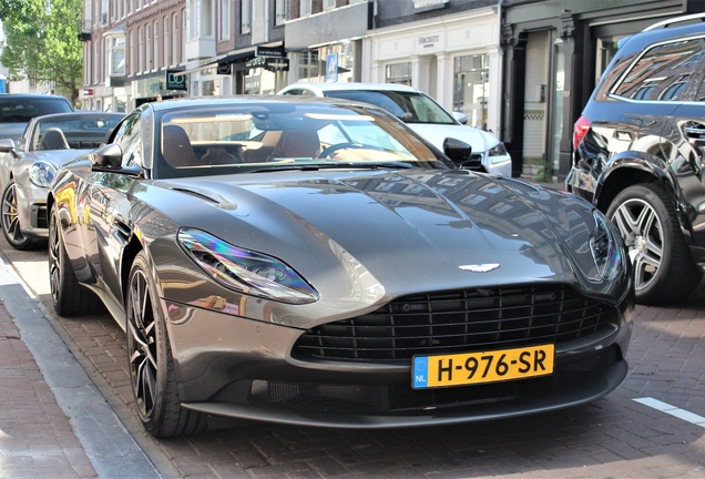 Aston Martin DB11 V8