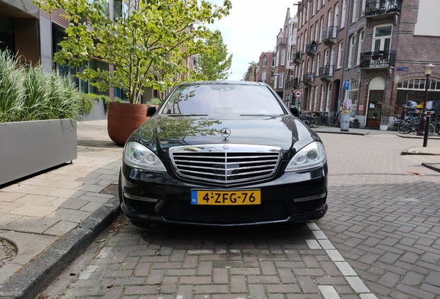 Mercedes-Benz S 63 AMG W221 2011