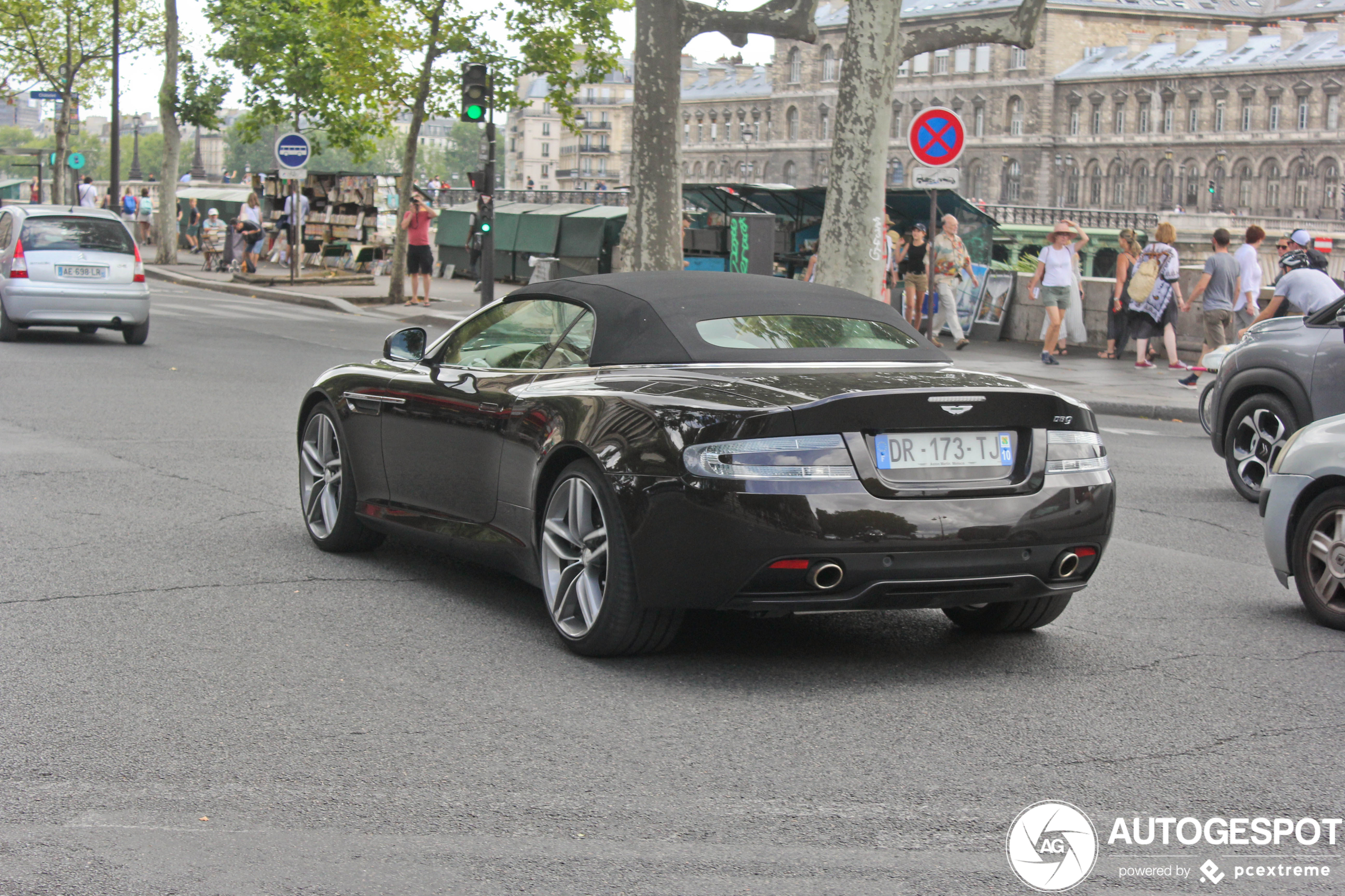 Aston Martin DB9 Volante 2013