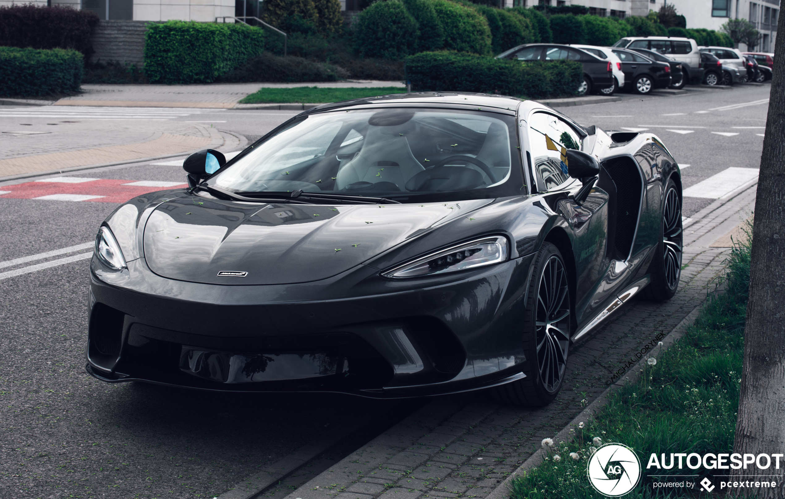 McLaren GT