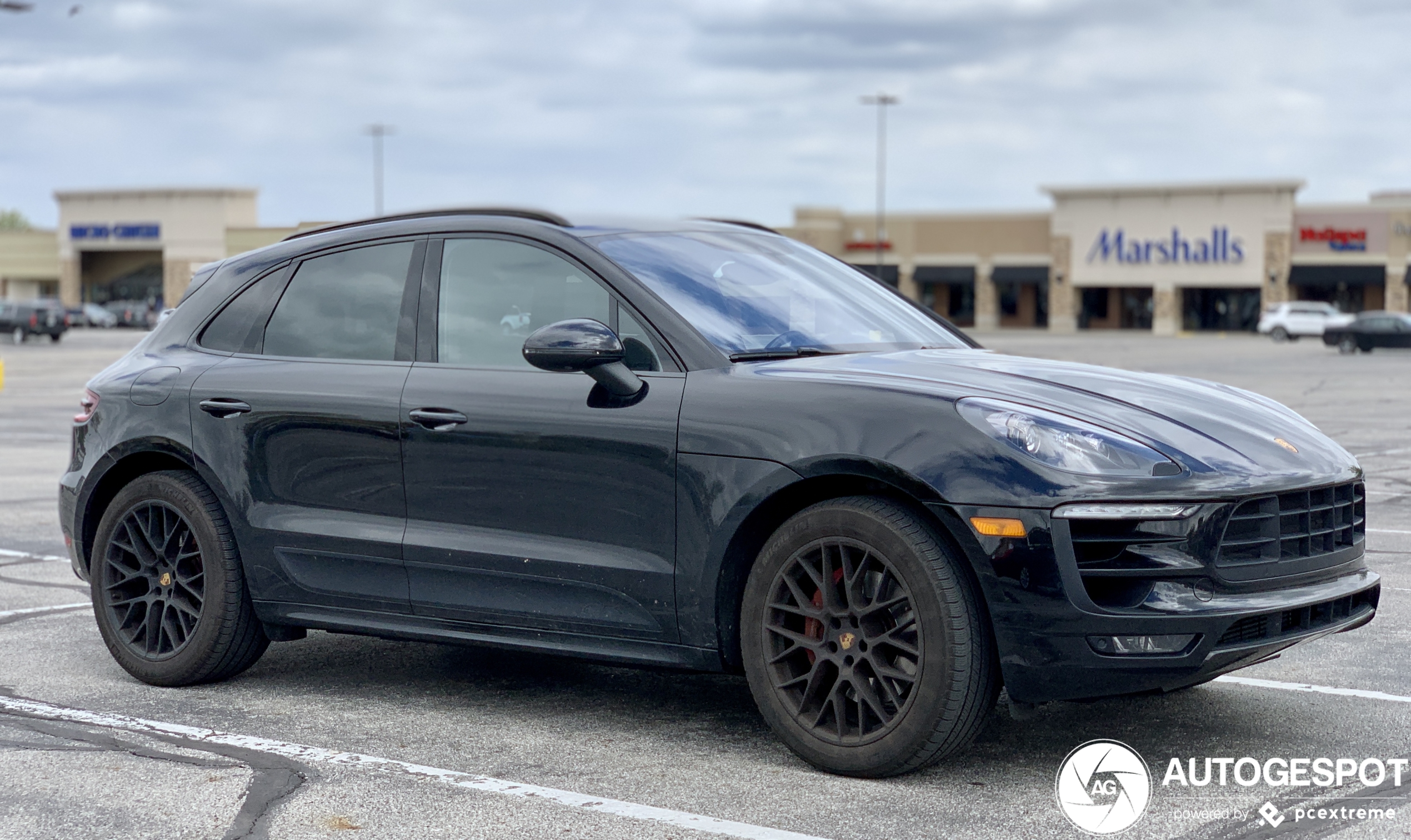 Porsche 95B Macan GTS