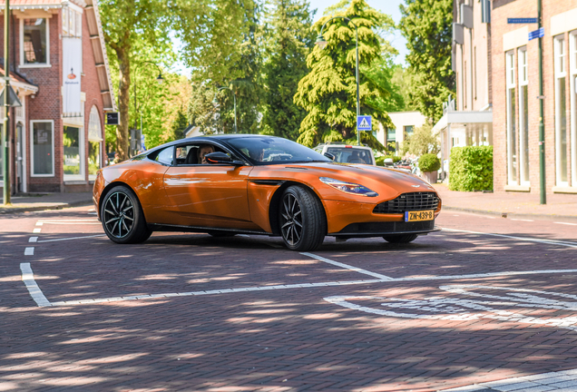 Aston Martin DB11