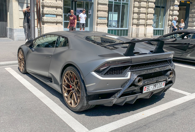 Lamborghini Huracán LP640-4 Performante