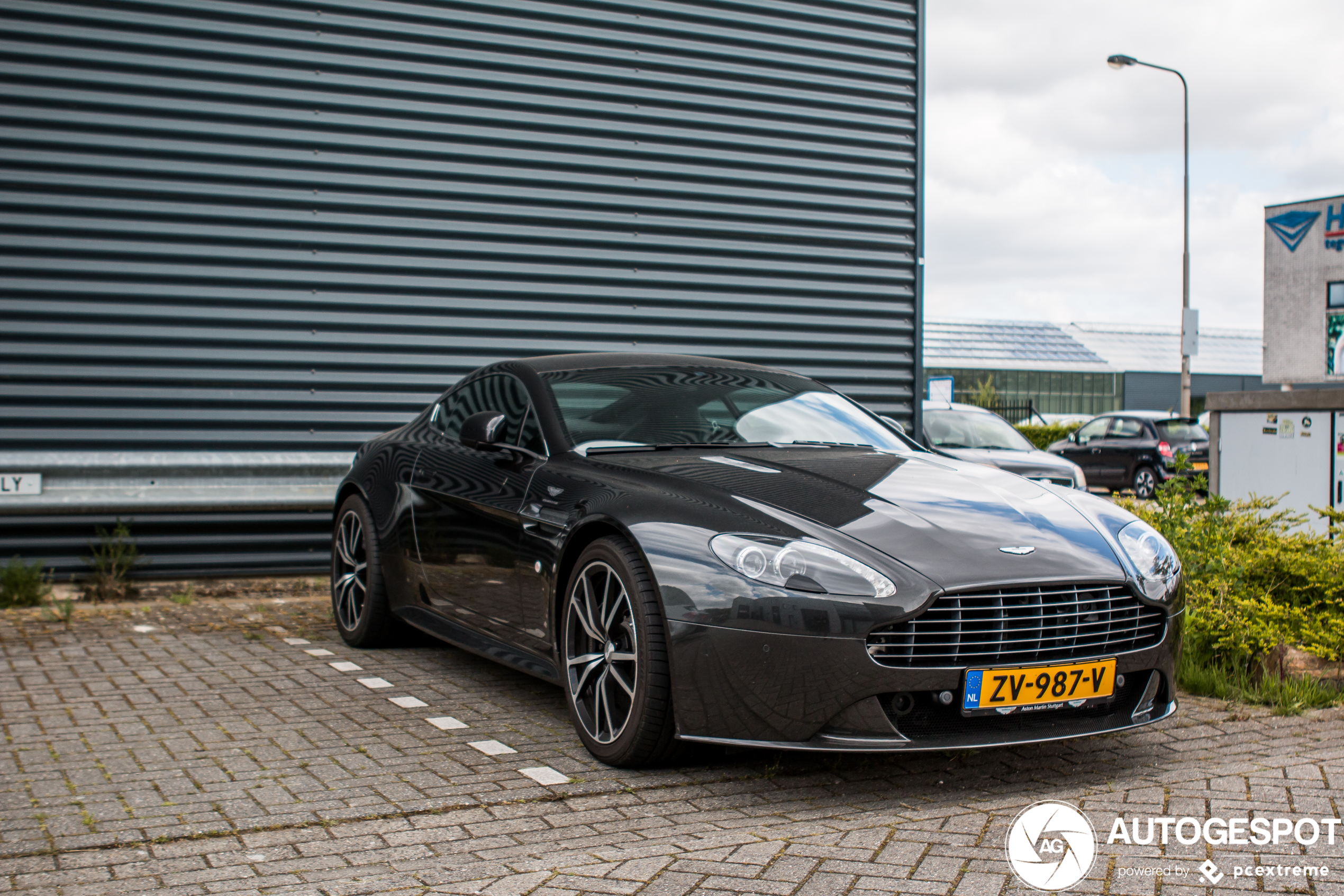 Aston Martin V8 Vantage S