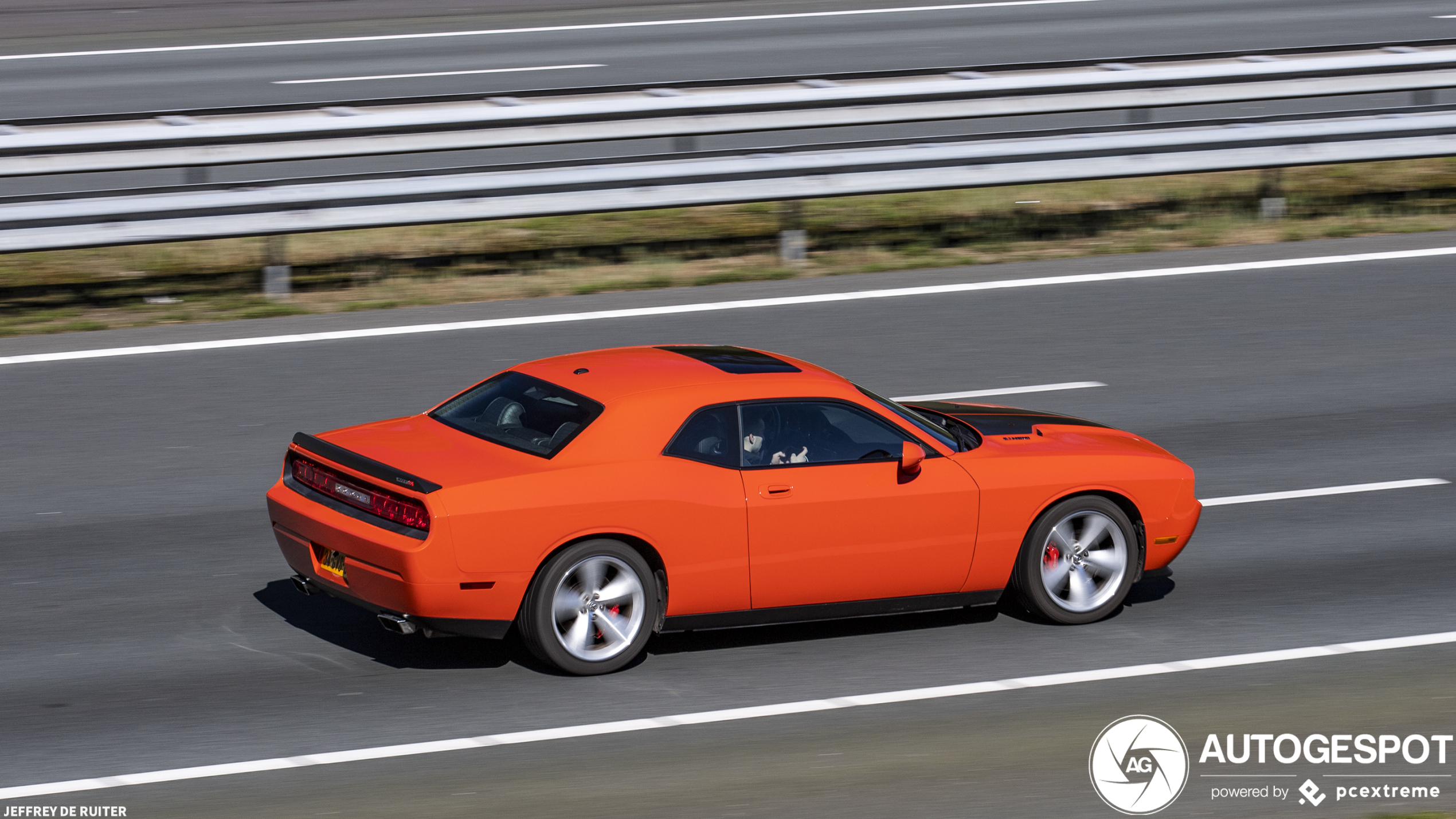 Dodge Challenger SRT-8