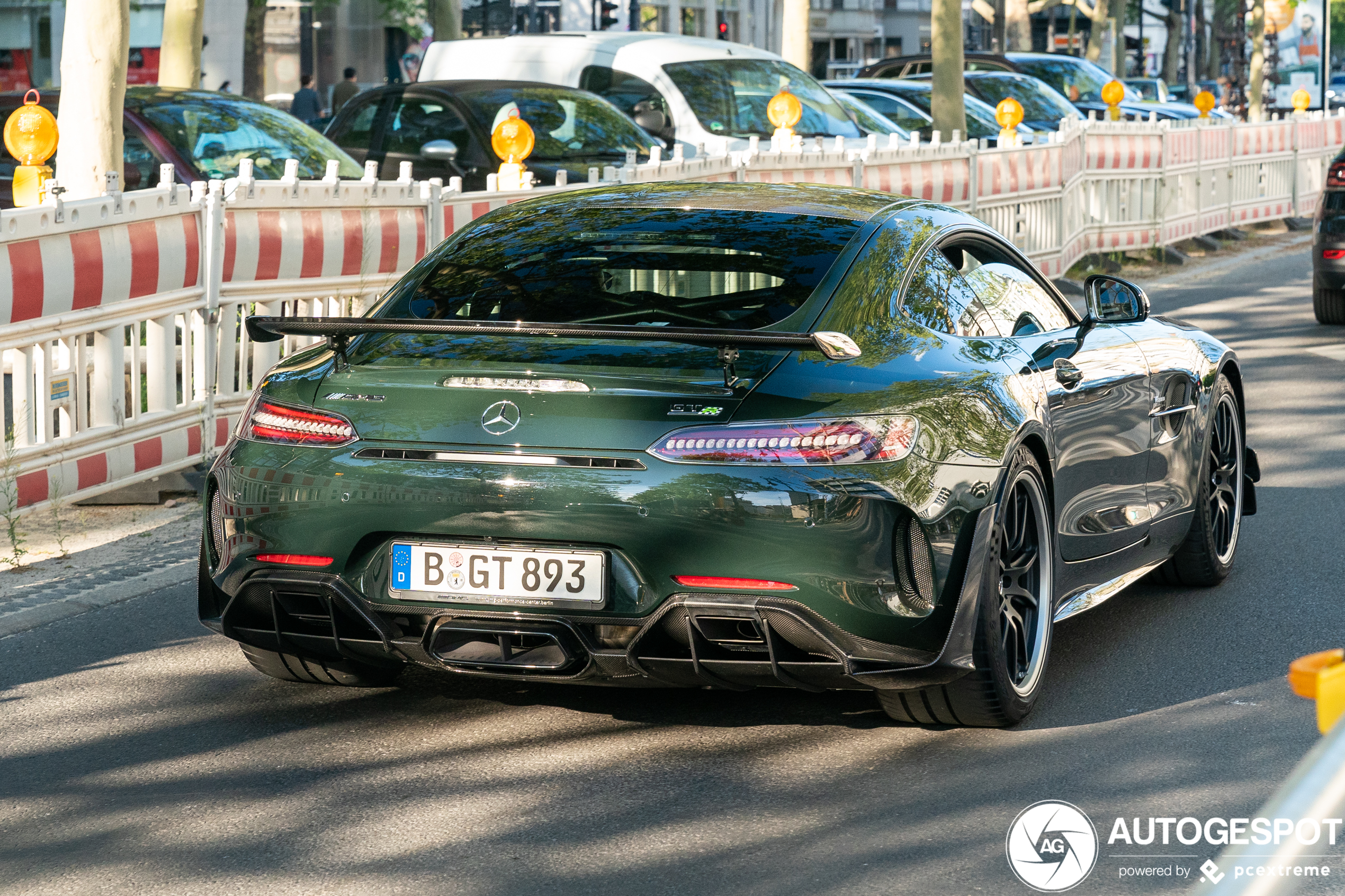 Mercedes-AMG GT R Pro gaat voor donkergroen