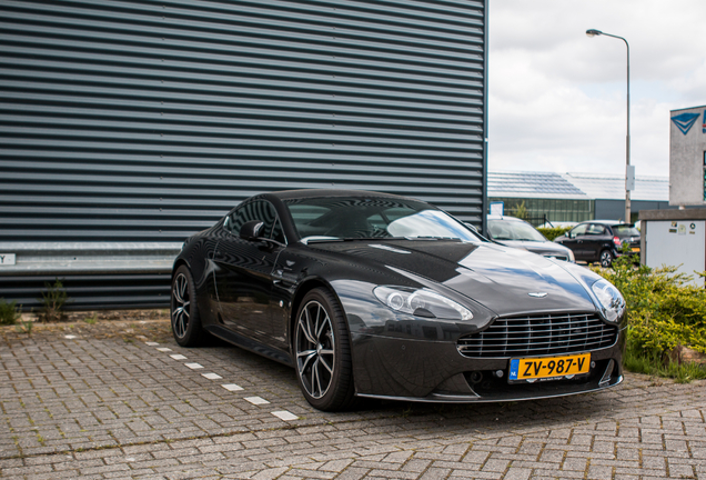 Aston Martin V8 Vantage S