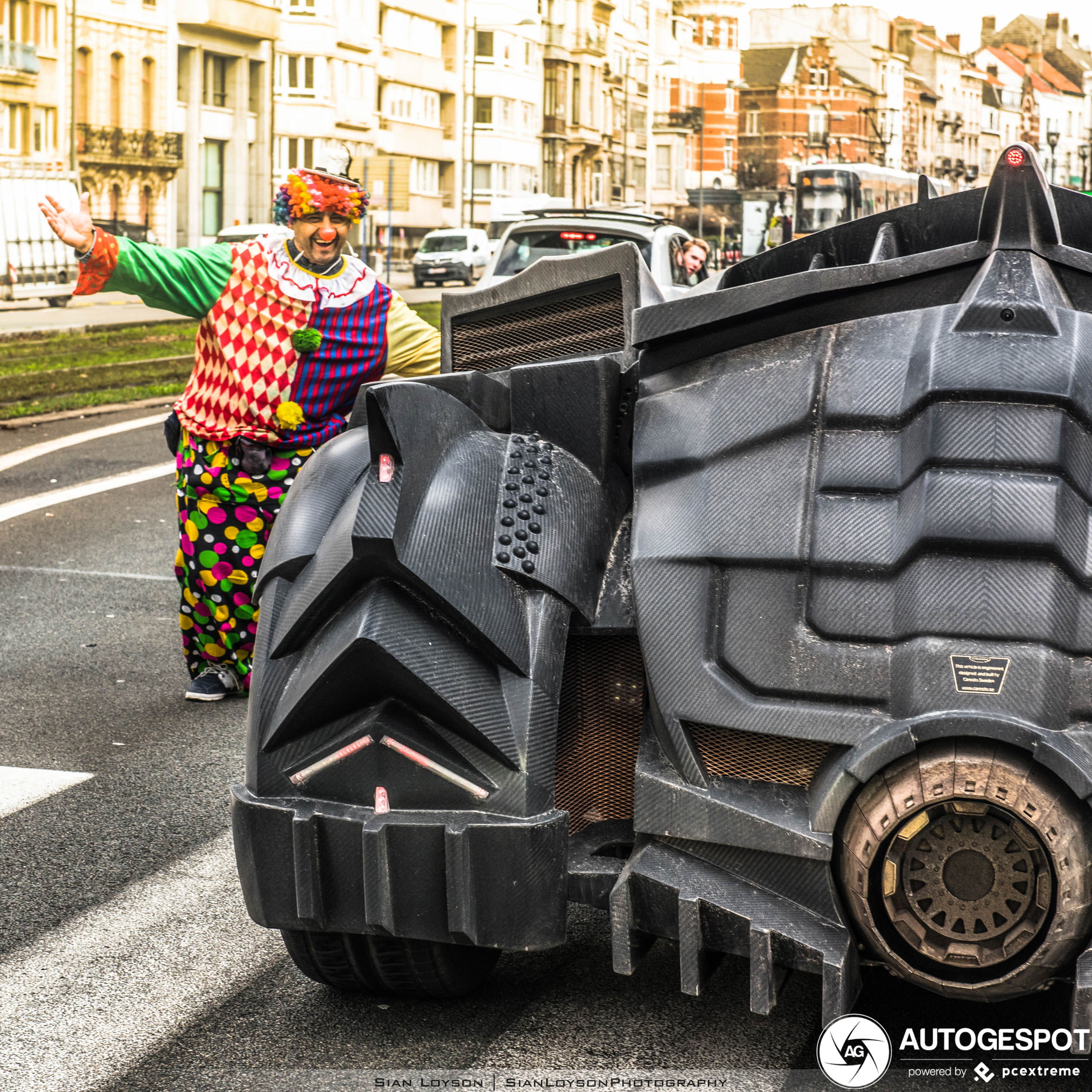 Batmobile by Team Galag gespot door België heen