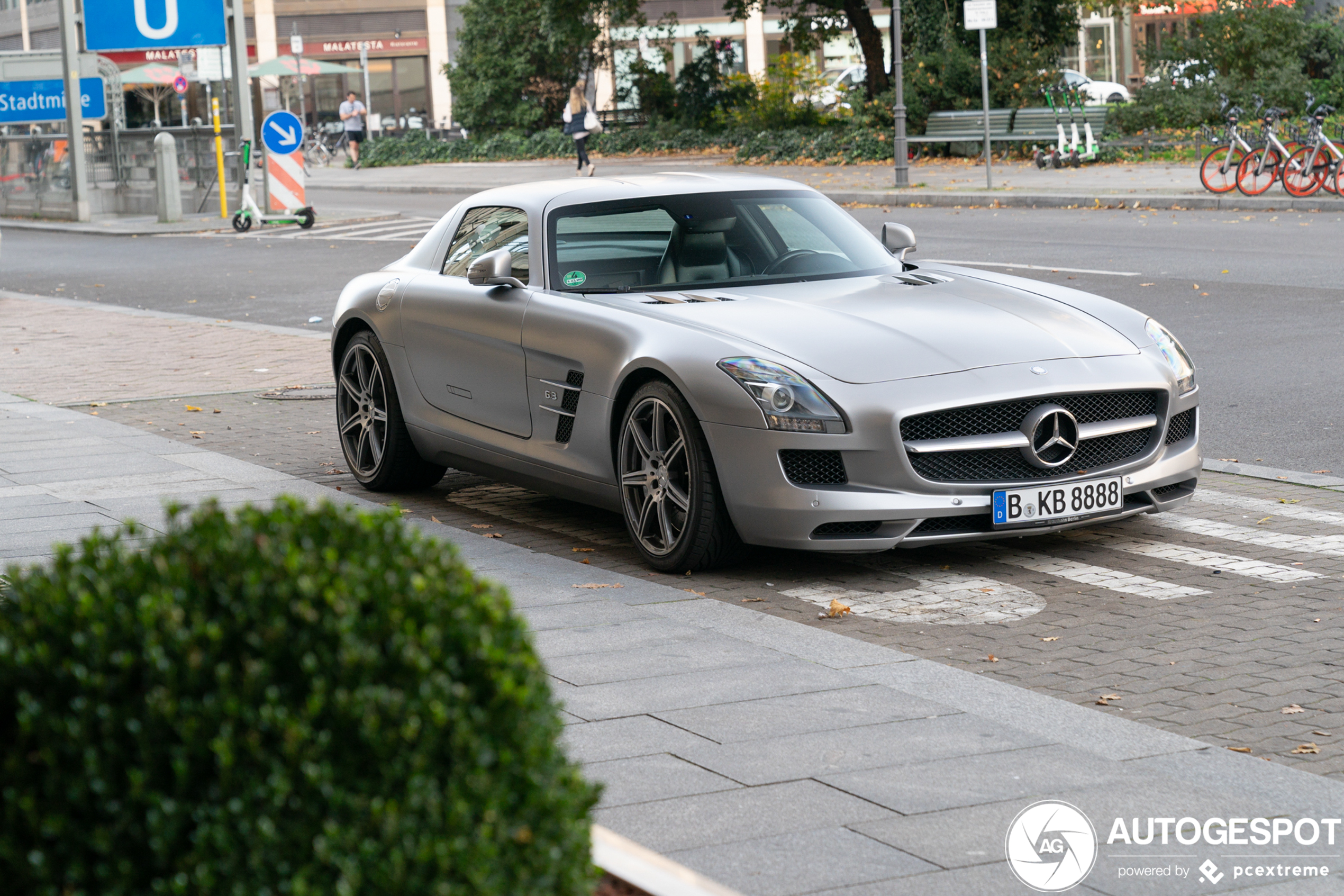 Mercedes-Benz SLS AMG