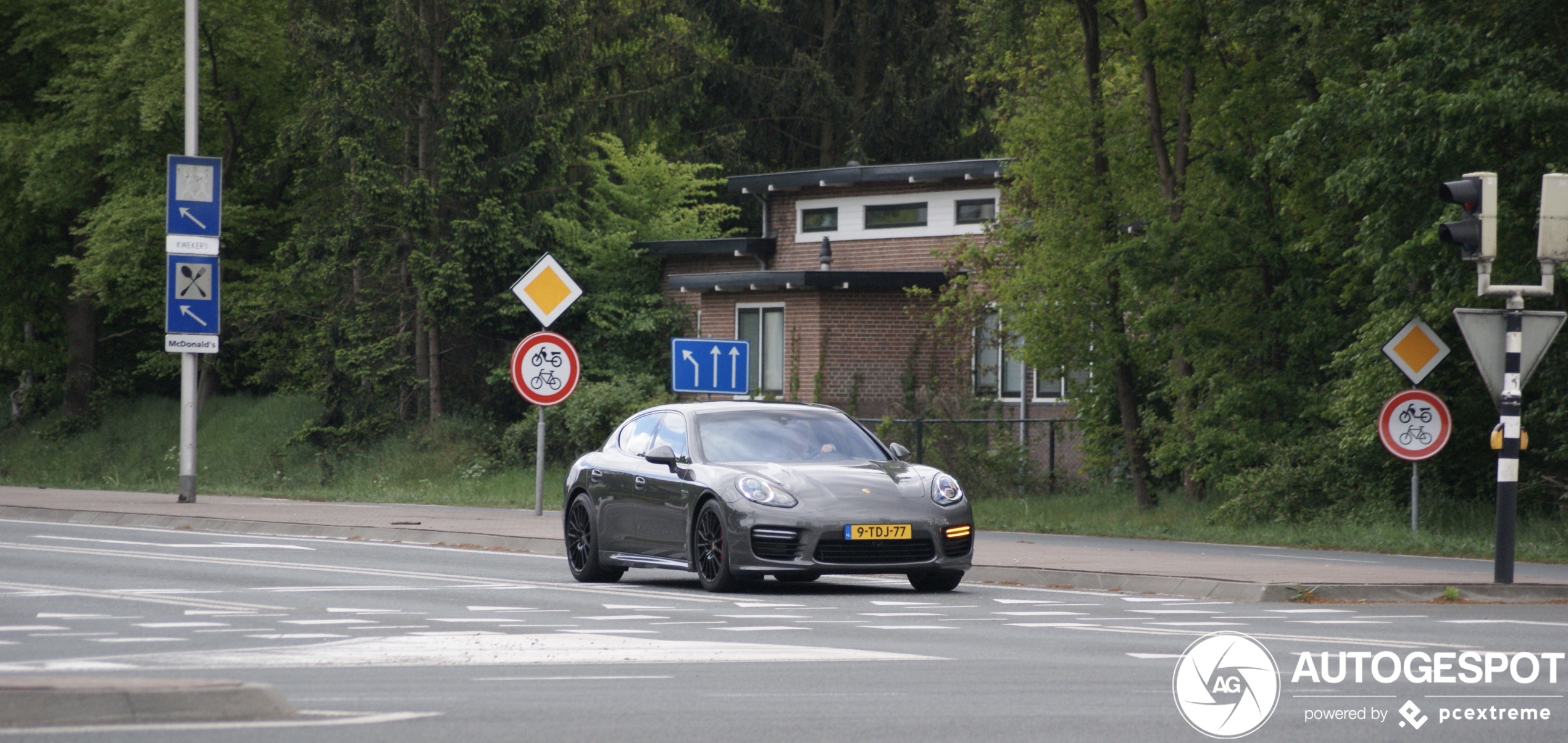 Porsche 970 Panamera GTS MkII