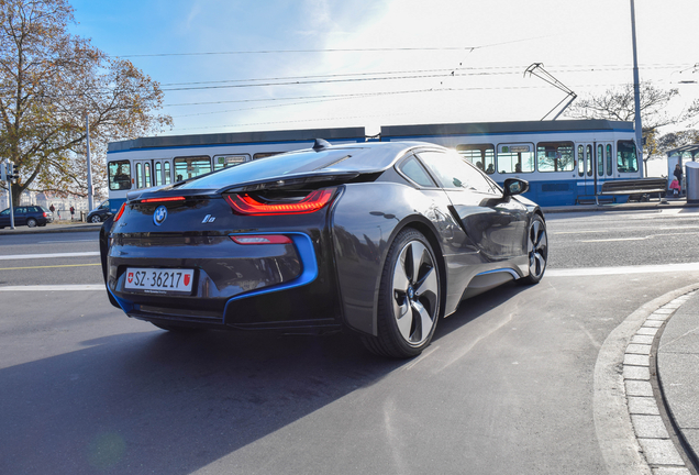 BMW i8