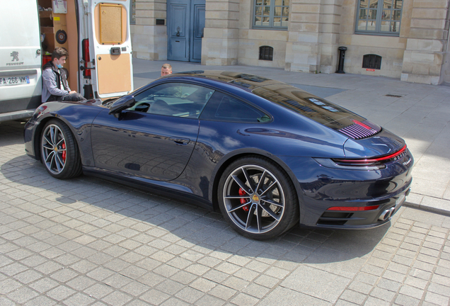 Porsche 992 Carrera 4S